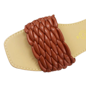 Ariana Camel