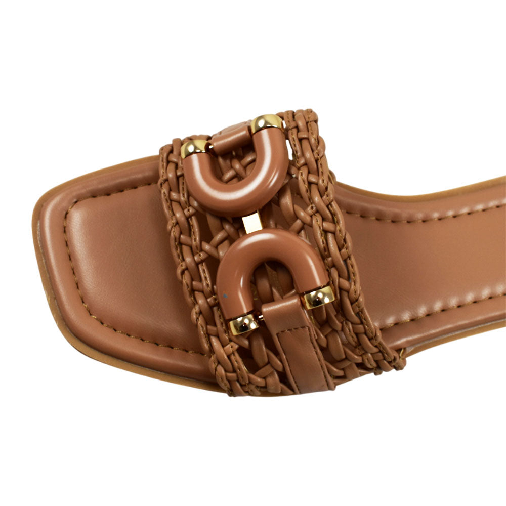Zoe Camel