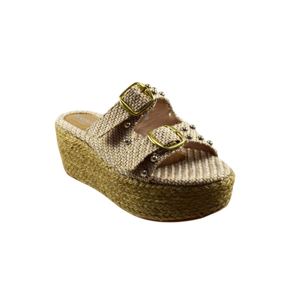 Betsy Beige